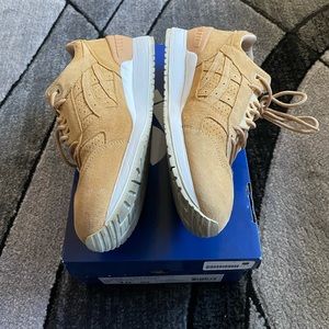 ASICS gel respector clay/clay